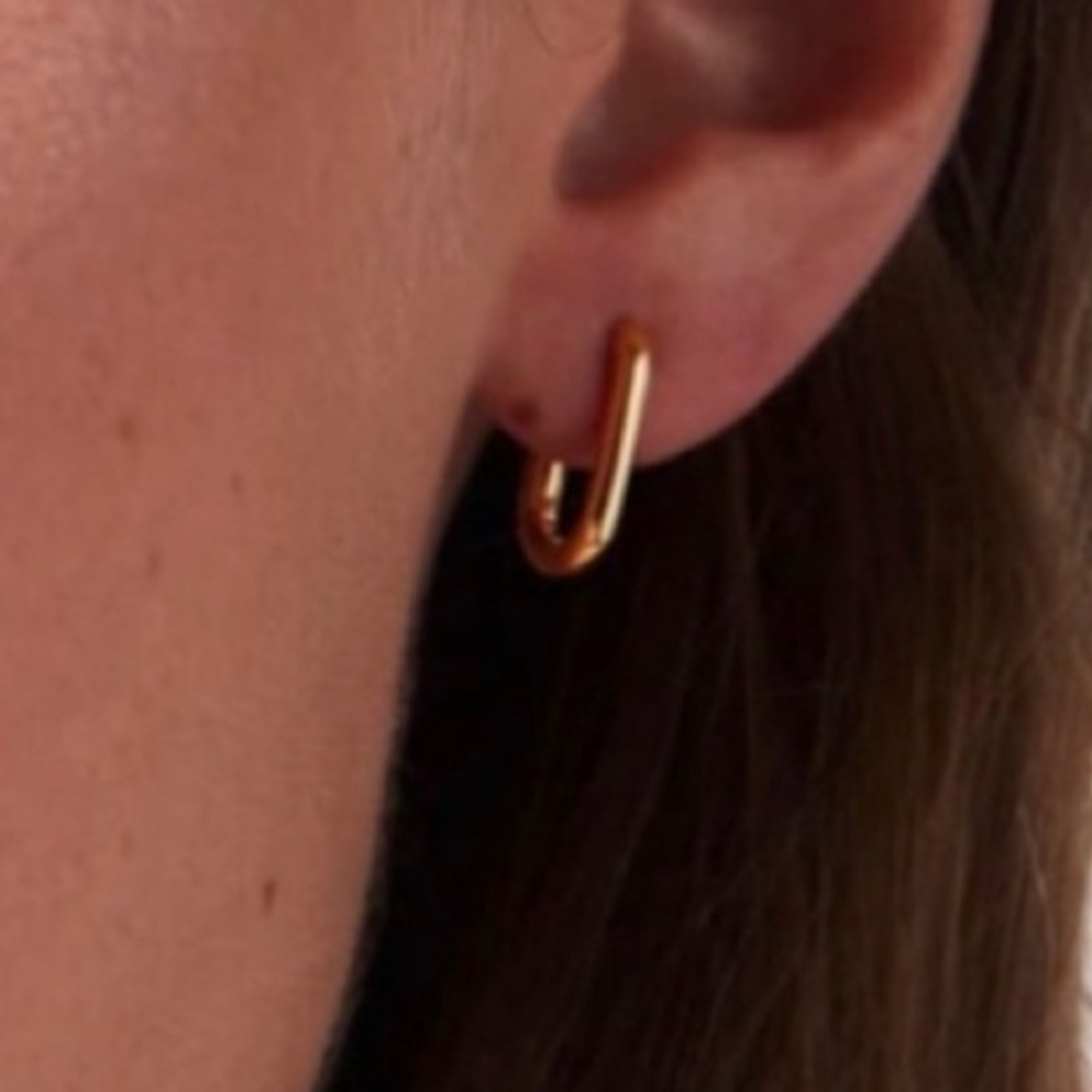 Last1! 18k Gold Small Chunky U-Link Hoop Earrings - Picture 4 of 7